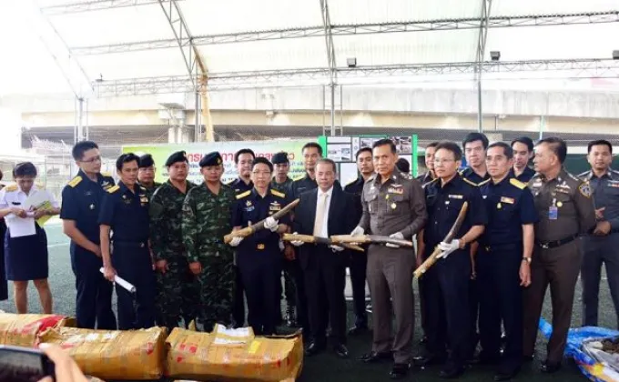 ภาพข่าว: อธิบดีกรมศุลกากรร่วมแถลงข่าวประสานความร่วมมือการแก้ไขปัญหาการลักลอบค้างาช้างและนำส่งของกลางงาช้าง