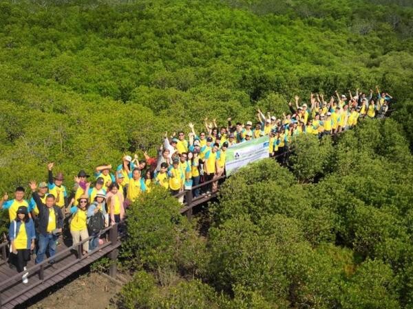 TRS 99.5 จัดโครงการ “ปิดทองหลังพระสืบสานแนวพระราชดำริ” ครั้งที่ 13