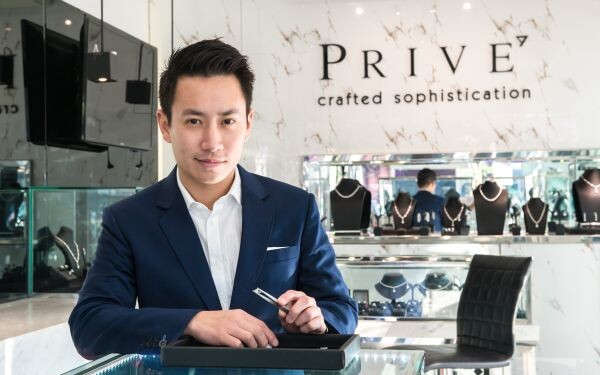 ไฮโซเสี่ยบิ๊ก กูรู จิวเวลลี่ สไตลิสต์ หนุ่มไฟแรงฉลองเปิดแบรนด์ PRIVE (พรีเว่) เครื่องประดับสุดหรู ก้าวสู่การเป็นเลือดใหม่ ของ จิวเวลลี่ เทรนด์เซ็ตเตอร์เมืองไทย