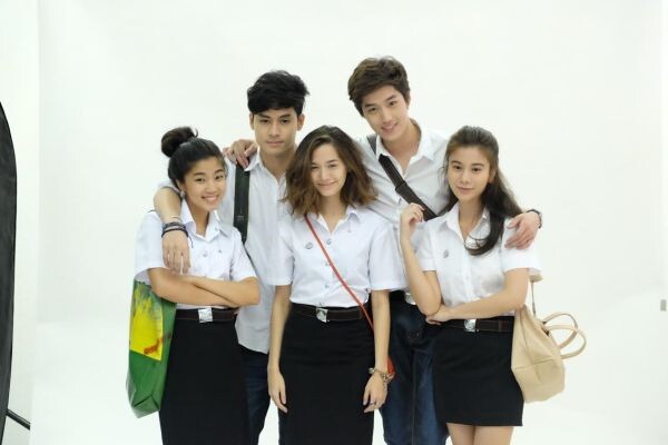 5 นักแสดงนำ แท๊กทีม!! ถ่ายภาพฟิตติ้งโปรเจ็กต์ 'โอเนกาทีฟ’