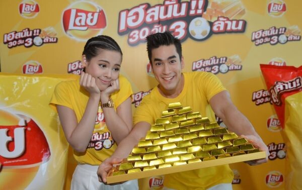 ข่าวซุบซิบ: บันเทิงของณเดชน์-ญาญ่า แคมเปญ "เลย์ เฮสนั่น!! 30 วัน 30 ล้าน"