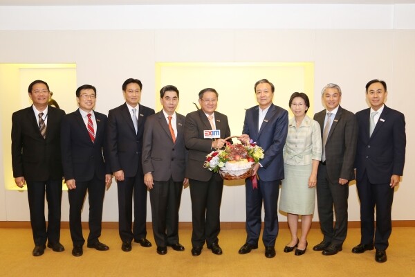 ภาพข่าว: EXIM BANK ร่วมยินดีประธานกรรมการรับรางวัลชมเชยข้าราชการต้นแบบคนดีของแผ่นดิน