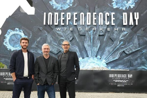 เลียม เฮมส์เวิร์ธ,เจฟฟ์ โกลด์บลัม และ ผู้กำกับ โรแลนด์ เอ็มเมอริช โปรโมท Independence Day: Resurgence ที่เบอร์ลิน ประเทศเยอรมนี