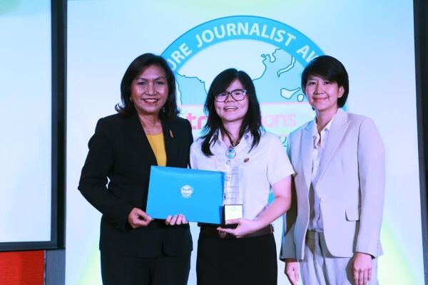 ภาพข่าว: นักศึกษาวารสารฯ มธ.เจ๋ง! คว้ารางวัล “Excellent Journalists” พร้อมโอกาสฝึกงาน บีซีซี เวิล์ด ประเทศอังกฤษ