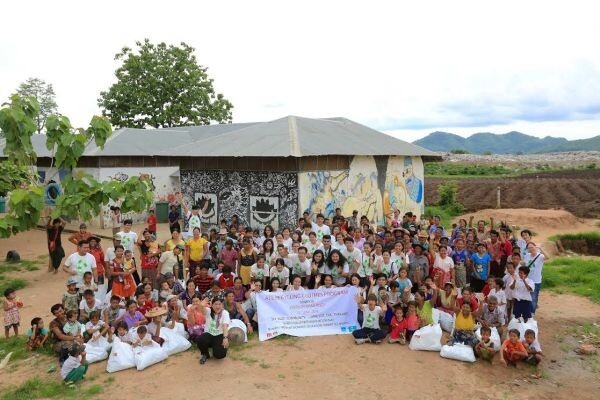 ยูนิโคล่ รวมพลังส่งต่อความอบอุ่นและความสุข มอบเสื้อผ้ากว่า 30,000 ชิ้น จาก โครงการ 10 Million Ways to HELP ให้ผู้ขาดแคลนในจังหวัดตาก