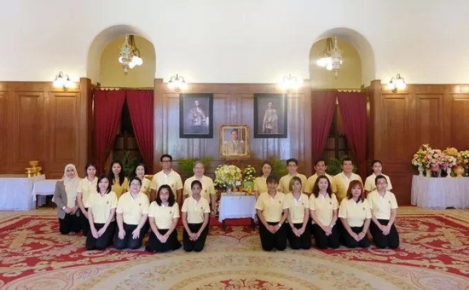 ภาพข่าว: คิง ร่วมลงนามถวายพระพรแด่พระบาทสมเด็จพระเจ้าอยู่หัว