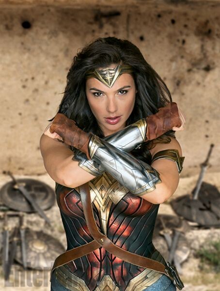 Movie Guide: เผยภาพชุดล่าสุดของ Wonder Woman  พร้อมฉาย มิถุนายน 2017