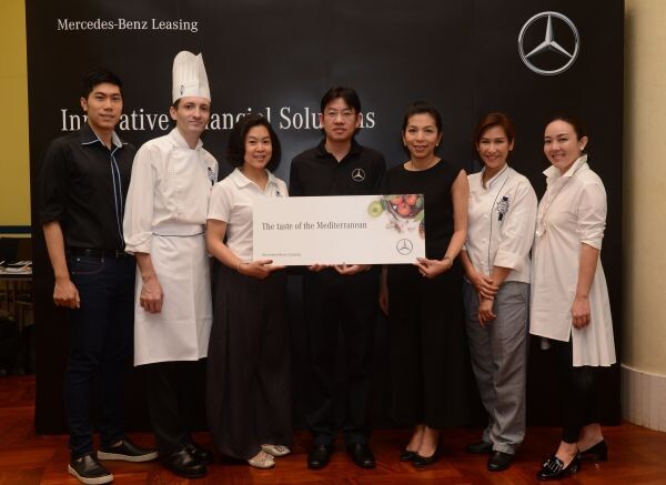 ภาพข่าว: มอร์เซเดส-เบนซ์ ลีสซิ่ง จัดงาน “MBLT: The taste of Mediterranean Cuisine”ชวนลูกค้าคนพิเศษร่วมกิจกรรมเวิร์คช็อปทำอาหารเพื่อสุขภาพสไตล์เมดิเตอร์เรเนียน ณ โรงเรียนสอนการประกอบอาหารเลอ กอร์ดอง เบลอ ดุสิต