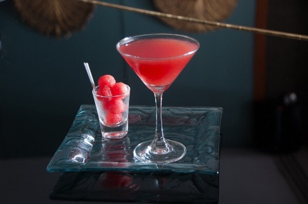 ขอต้อนรับเดือนสิงหาคม ด้วยเครื่องดื่มค็อกเทลรสผลไม้เย็นสดชื่น Watermelon Martini & Passion Sour 1-31 สิงหาคม 2559