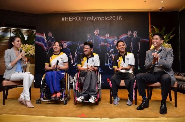 เปิดแคมเปญ #HEROparalympic2016 อบอุ่น เซเลบฯ คนดัง นั่งส่งกำลังใจเชียร์ “ฮีโร่ไทย” ชิดติดขอบเวที