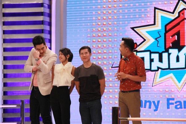 ทีวีไกด์: รายการ "ศึกร่วมชายคา funny family’s war" “เสนาลิง”น้ำตาแตก!! แม่เลี้ยง งัดทีเด็ดทวงบุญคุณ ลูกเลี้ยง