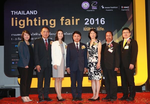 Thailand Lighting Fair 2016 เปิดตัวยิ่งใหญ่ ครบเครื่องเรื่อง “แสงสว่างอัจฉริยะ” ครบครันทุกความต้องการทั้ง อุตสาหกรรม ธุรกิจ และไลฟ์สไตล์ เปิดโลกล้ำอนาคต พร้อมอวดโฉมผู้เข้าชมงานกว่า 10,000 รายจากทั่วภูมิภาคอาเซียนแล้ววันนี้