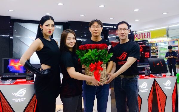 เปิดแล้ว! ASUS ROG Experience Shop by J-Net แห่งแรกในภาคอีสาน  เพิ่มประสบการณ์เล่นเกมให้เหล่าเกมเมอร์ ผ่านผลิตภัณฑ์คุณภาพจากเอซุสและเจเน็ต