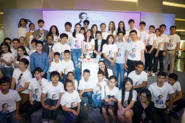 'ปอย’ ฉลองวันเกิด จัดงาน 'ตรีชฎา เฟิร์ส แฟนมีต’ ครั้งแรกในเมืองไทย