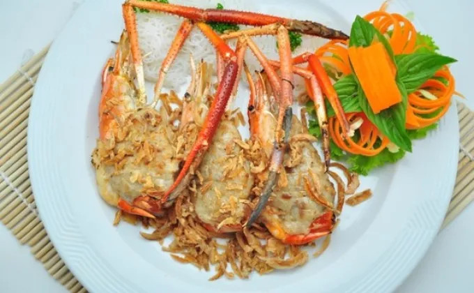 เมนูกุ้ง จากโรงแรมเอเชีย กรุงเทพ