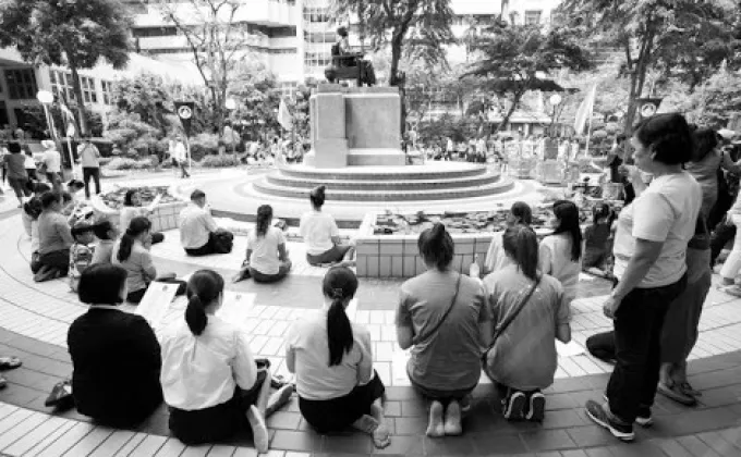 ภาพข่าว: เดอะไพร์มอิงลิช ร่วมถวายความอาลัยแด่พระบาทสมเด็จพระปรมินทรมหาภูมิพลอดุลยเดช