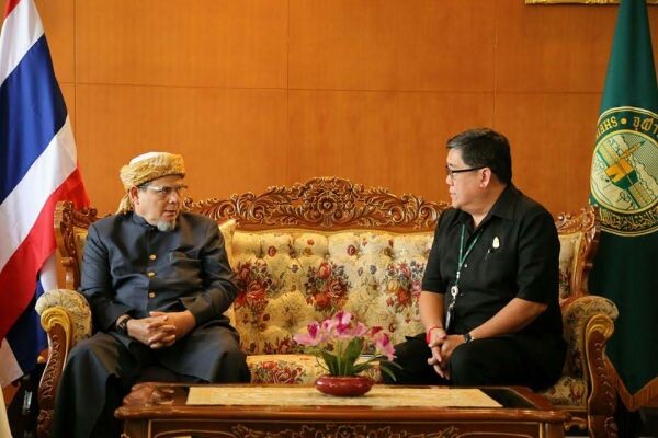 'ประธานไอแบงก์’ นำคณะเข้าพบ 'จุฬาราชมนตรี’ พร้อมรับพร"ขอให้องค์พระผู้เป็นเจ้าโปรดประทานความดีงาม ความสะดวกง่ายดายในการฟื้นฟู ธนาคารอิสลามแห่งประเทศไทยให้เจริญก้าวหน้า” ..