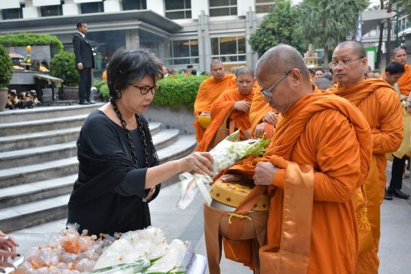 ภาพข่าว: ร่วมทำบุญโอกาสครบรอบโรงแรมอินเตอร์คอนติเนนตัล กรุงเทพฯ