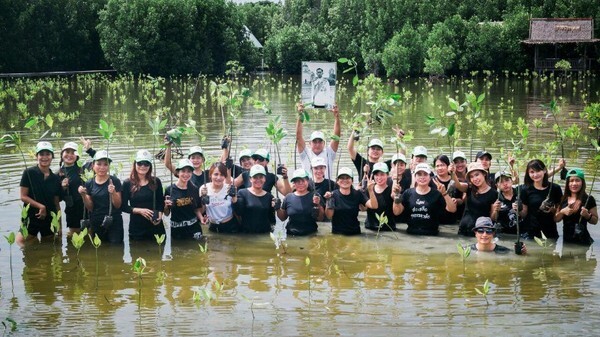 ภาพข่าว: โอเอซิสสปา - CSR ปลูกป่าชายเลน