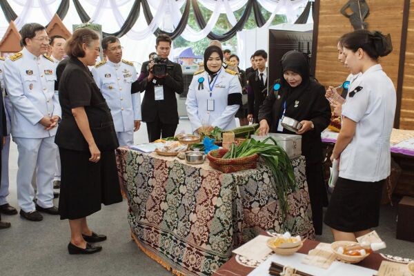 สมเด็จพระเทพรัตนราชสุดาฯ สยามบรมราชกุมารี ทรงปฏิบัติพระราชกรณียกิจงาน “แพทย์แผนไทยเทิดไท้เจ้าฟ้ามหาจักรีสิรินธร” ณ วิทยาลัยการสาธารณสุขสิรินธร จังหวัดพิษณุโลก