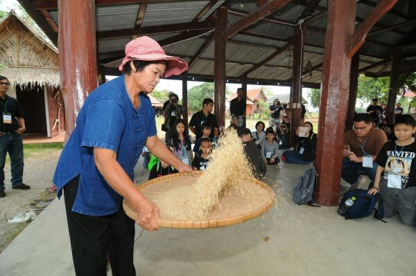 ไปลองเป็นชาวนา 1 วันที่ 'บ้านครูธานี’