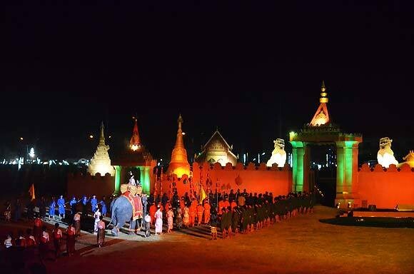 เชิญร่วมงานอนุสรณ์ดอนเจดีย์ และงานกาชาดจังหวัดสุพรรณบุรี ประจำปี 2560 วันที่ 18 มกราคม –1 กุมภาพันธ์ 2560