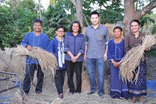 100 ปี สตรีเพ็ญภาค ปลูกสมุนไพร สร้างป่า สร้างรายได้