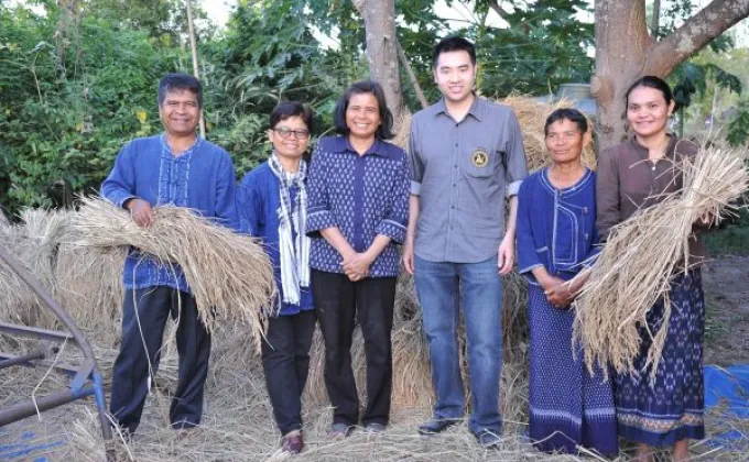 100 ปี สตรีเพ็ญภาค ปลูกสมุนไพร