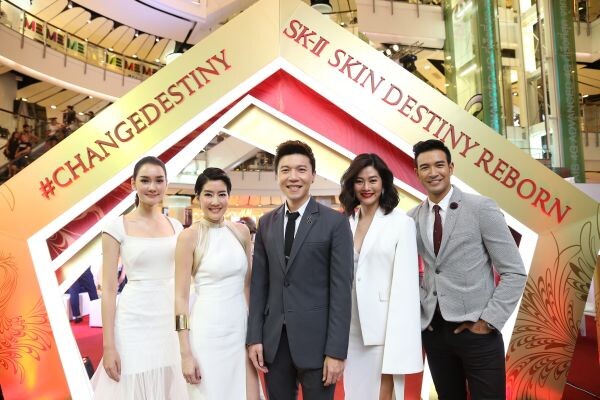 ภาพข่าว: เกรท-วรินทร ควงเดียร์น่า ร่วมงาน “SK-II Skin Destiny Reborn” เปิดตัว เฟเชียล ทรีทเมนท์ เอ็สเซ็นส์ รุ่นลิมิเต็ด เอดิชั่น ลวดลายนกฟีนิกซ์ สัญลักษณ์แห่งความสวยสง่า อันเป็นนิรันดร์