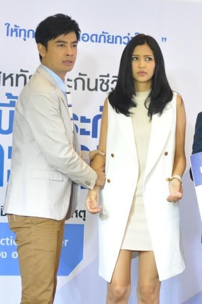 “แป้ง-อ๋อง” แท็คทีมป่วน พังงาน “ออย-มารี” ยับ!!