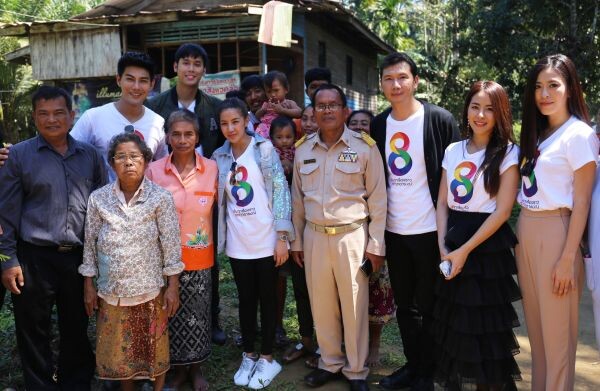 ใบเตย อาร์สยาม นำทีมดาราช่อง8  ลงพื้นที่ฟื้นฟูให้กำลังใจผู้ประสบอุทกภัย 4 จังหวัดภาคใต้