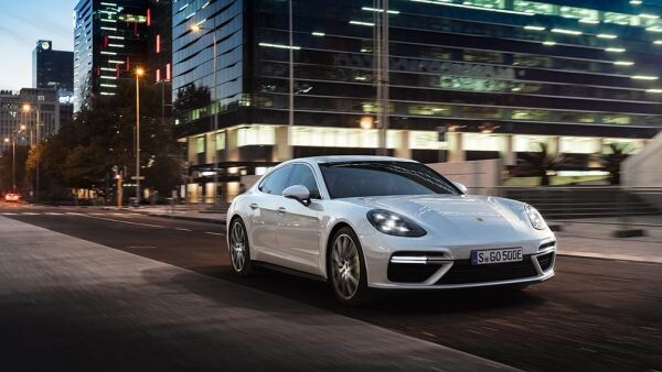 ปอร์เช่ พานาเมร่า (Panamera) และ 911 ใหม่ เปิดตัวครั้งแรกของโลก