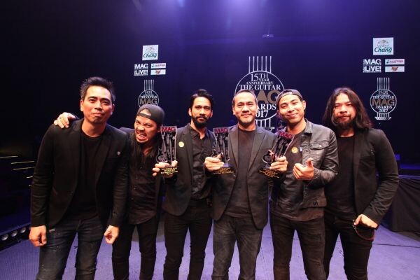 “ป้าง นครินทร์” พา “คนมีสเน่ห์” รับ 2 รางวัลรวด!! “The Guitar Mag Awards 2017 Real Awards for Real Artists”