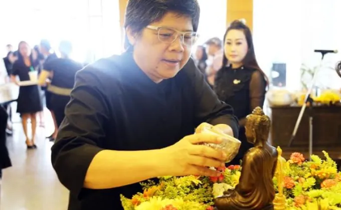 ภาพข่าว: กรมบัญชีกลางจัดพิธีสรงน้ำพระพุทธรูปเนื่องในโอกาสวันสงกรานต์