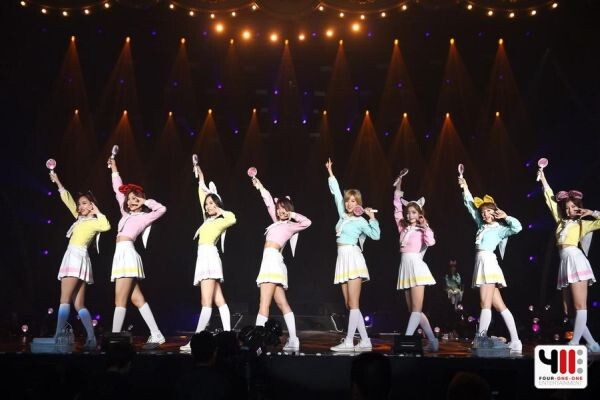 น่ารักเว่อร์! 9 สาว “ทไวซ์” สุดยอดเกิร์ลกรุ๊ปเกาหลีกับคอนเสิร์ตแรกในไทย โฟร์วันวันฯ จัดเต็มความฟินถึงใจในสวนสนุก TWICELAND