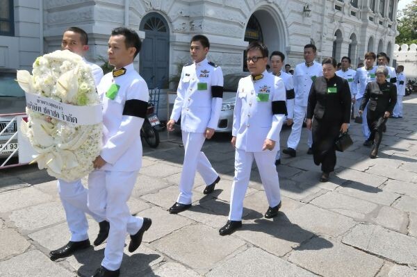 คณะผู้บริหาร บริษัท ชลาชล จำกัด ร่วมบำเพ็ญกุศลถวายพระบรมศพ พระบาทสมเด็จพระปรมินทรมหาภูมิพลอดุลยเดช