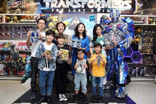 ทอยส์ อาร์ อัส จับมือ ฮาสโบร เข้าสู่ประสบการณ์เหนือตาสัมผัสกับกิจกรรม Transformers Movie 5: The Last Knight