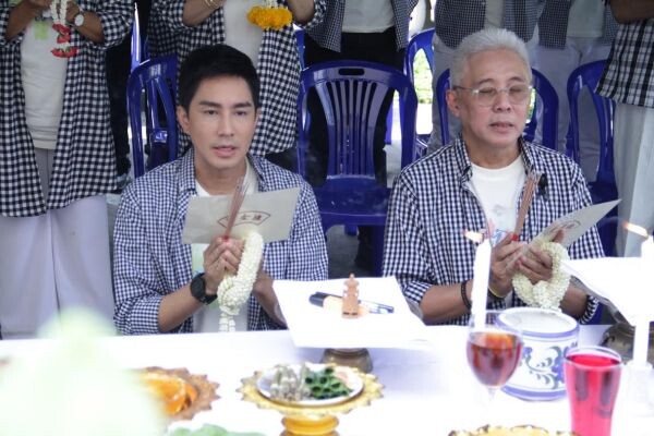 “กัปตัน ภูธเนศ” ประเดิมกำกับละครช่อง3 นำทัพนักแสดงบวงสรวง “ริมฝั่งน้ำ” จับ “เพื่อน คณิน” ประกบคู่ “นาตาลี ปณาลี”