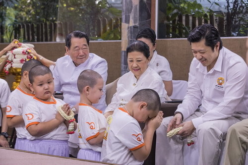 สามเณร ปลูกปัญญาธรรม ปี 6 ลาสิกขาอย่างงดงาม ซึมซับบทเรียนชีวิตล้ำค่า “รักตน-รักคน-รักโลก-รักจักรวาล”