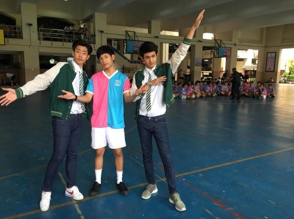 ทีวีไกด์: รายการ “รถโรงเรียน High School Reunion” “สิงโต” เผยวีรกรรมแสบสุดขั้ว!!! ใน “รถโรงเรียน High School Reunion” 4 มิ.ย.นี้