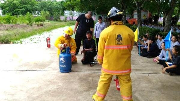 ปภ. โดย ศูนย์ ปภ.เขต 1 ปทุมธานี ร่วมฝึกอบรมเชิงปฏิบัติการป้องกันอัคคีภัย อุบัติภัย และซ้อมแผนอพยพกรณีเกิดภัย