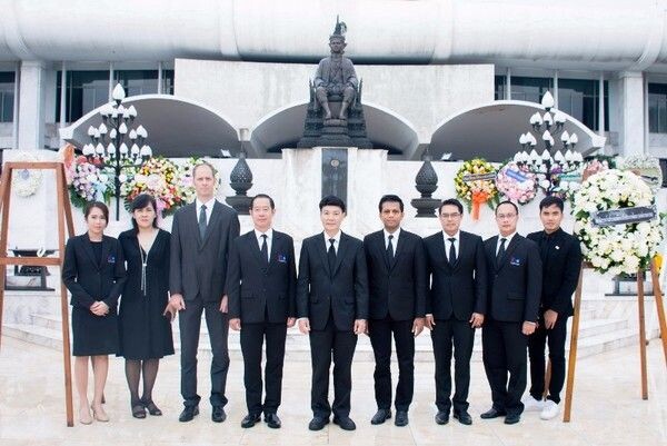 ภาพข่าว: ITD นำคณะผู้บริหาร ร่วมพิธีสักการะพระบรมราชานุสาวรีย์ พระบาทสมเด็จพระปกเกล้าเจ้าอยู่หัว