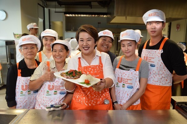 ยูนิลีเวอร์ ฟู้ด โซลูชั่นส์ เปิดครัวสอนสูตรลับการบริหารงานร้านอาหารให้ผู้ประกอบการ หวังผลักดันให้ต่อยอดพัฒนาคุณภาพร้านอาหารทั่วประเทศ