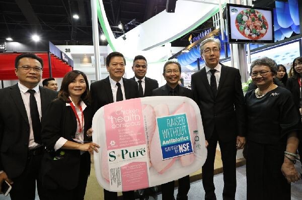 ภาพข่าว: รองนายกฯ สมคิด ร่วมยินดี S-Pure จากเบทาโกร สร้างมาตรฐานใหม่เนื้อไก่ไทย ไม่มียาปฏิชีวนะ NSF รับรองเป็นรายแรกของโลก