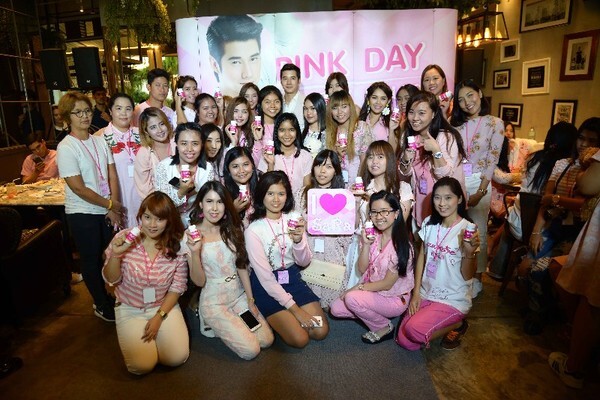 เก็บตก! บรรยากาศปาร์ตี้สีชมพู “มาริโอ้ เมาเร่อ” ใกล้ชิดแฟนคลับสุดเอ็กคลูซีฟ