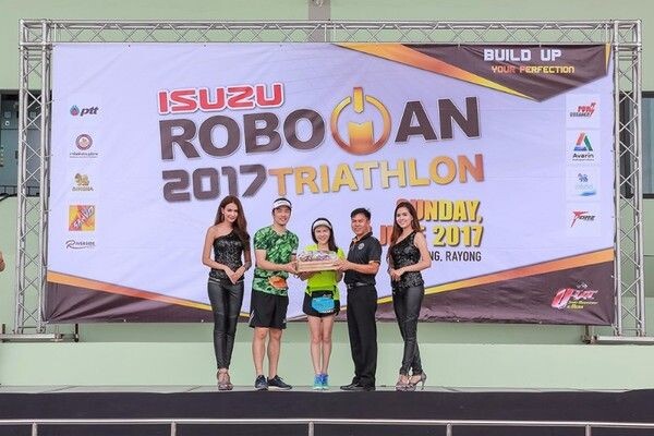 SWIZER มุ่งสนับสนุนกิจกรรมด้านกีฬา เปิดตัว 'ควิโนล่า’ ในงาน “ISUZU ROBOMAN TRIATHLON 2017” กิจกรรมท้าคนแกร่งในประเภทไตรกีฬาณศูนย์ฝึกกีฬาเรือพายจังหวัดระยอง