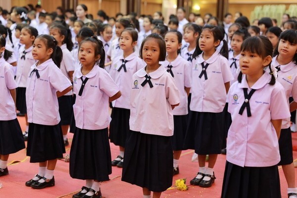 โรงเรียนสาธิต ราชภัฏโคราช นำนักเรียนน้อมวันทา บูชาคุณครู จัดพิธีไหว้ครู ประจำปี 2560