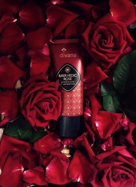 หอมหวนชวนลุ่มหลง กับ Hand Cream สัญชาติไทย Divana