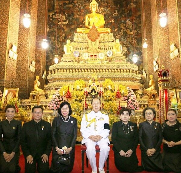 ภาพข่าว: พิธีเจริญพระพุทธมนต์นพเคราะห์มหามงคล ถวายพระพรชัยมงคล