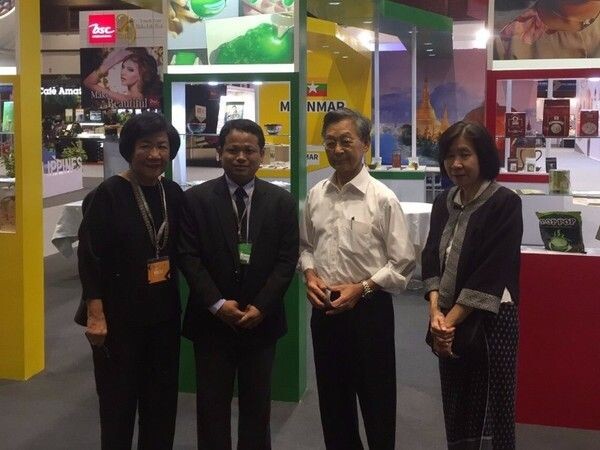 นายชวน หลีกภัย ร่วมเยียมชม ASEAN-India Expo and Forum